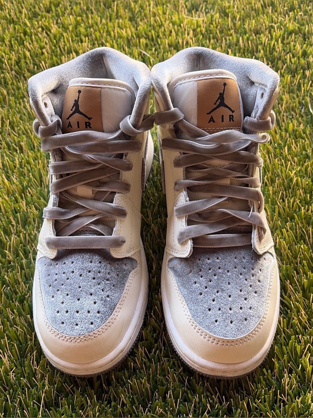 Nike Air Jordan 1 Mid Kids Size 4Y Gray Suede Clean Classic Sneakers